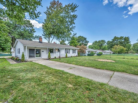 2nd image of 224 Larchwood Dr