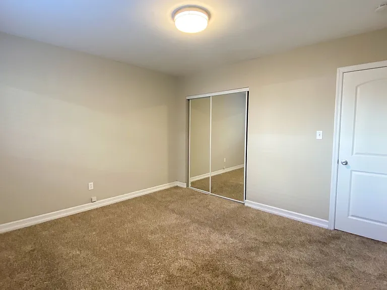 4233 Euclid Ave — Photo 11