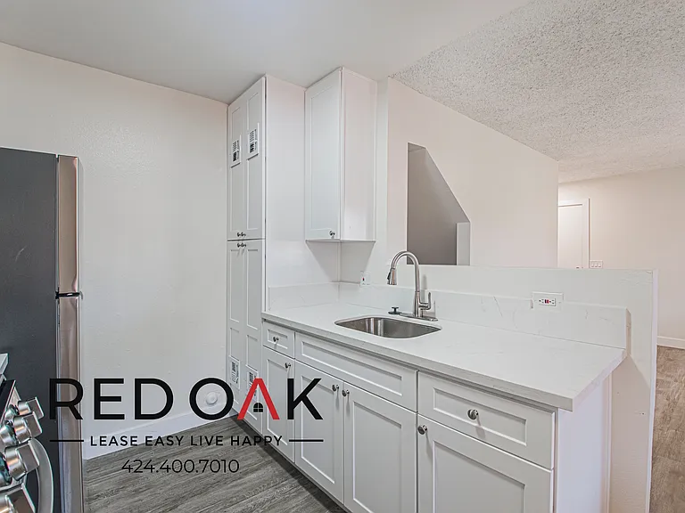607 W 82nd St #101 — Photo 10