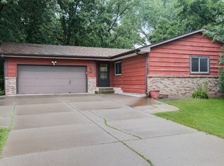 13470 Wellington Ct, Champlin, MN 55316