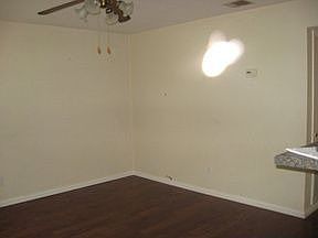 2nd image of 445 Carlton St