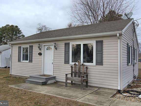3rd image of 380 Hurtt Ave