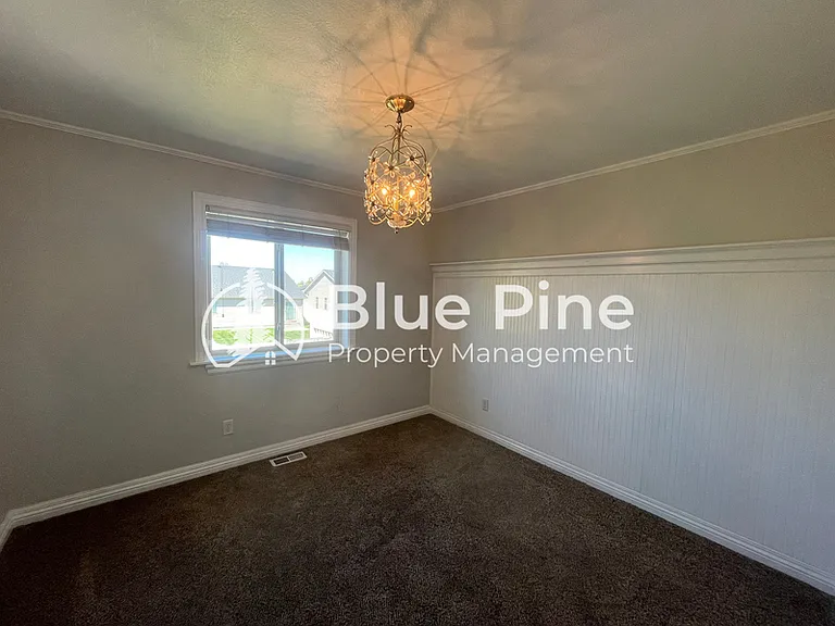 1941 N Oakbrook Rd — Photo 16