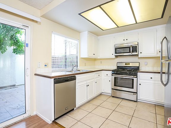 2nd image of 10038 Karmont Ave