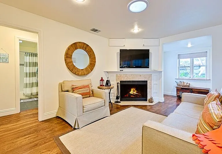 563 Sea Ln — Photo 3