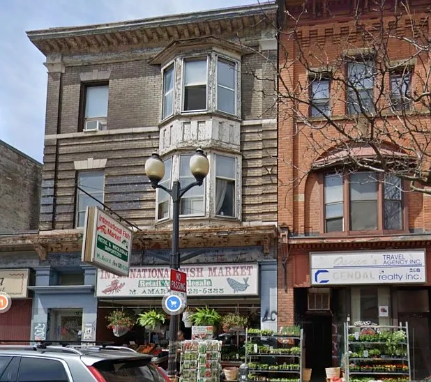 207 James St N #2 — Photo 1
