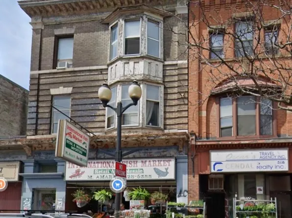 207 James St N #2, Hamilton, ON L8R 2L2