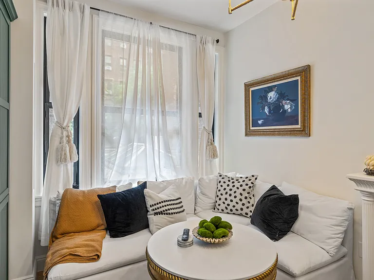 203 W 90th St #2G — Photo 4