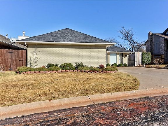 3rd image of 4417 Dahoon Dr
