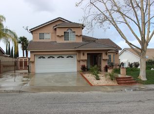 28735 Persimmon Ln, Santa Clarita, CA 91390