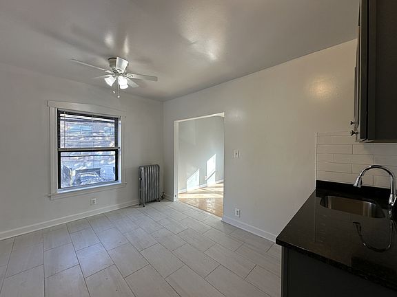 4th image of 1317 W Estes Ave #L03m