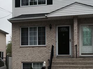 26 Tabb Pl, Staten Island, NY 10302