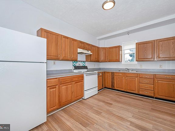 5th image of 600 Prospect 602 St N