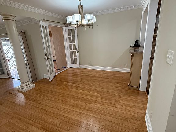 3rd image of 4807 Woodley Ave
