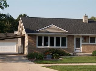 3512 Meadow Ln, Manitowoc, WI 54220