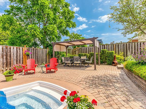 3rd image of 2235 Waycross Cres