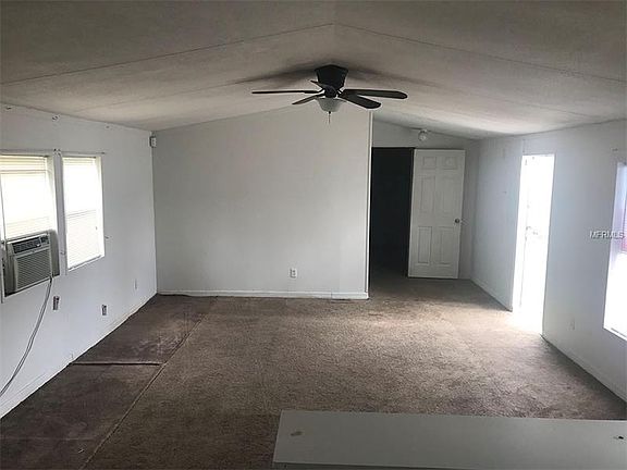 2nd image of 2507 Universal Dr