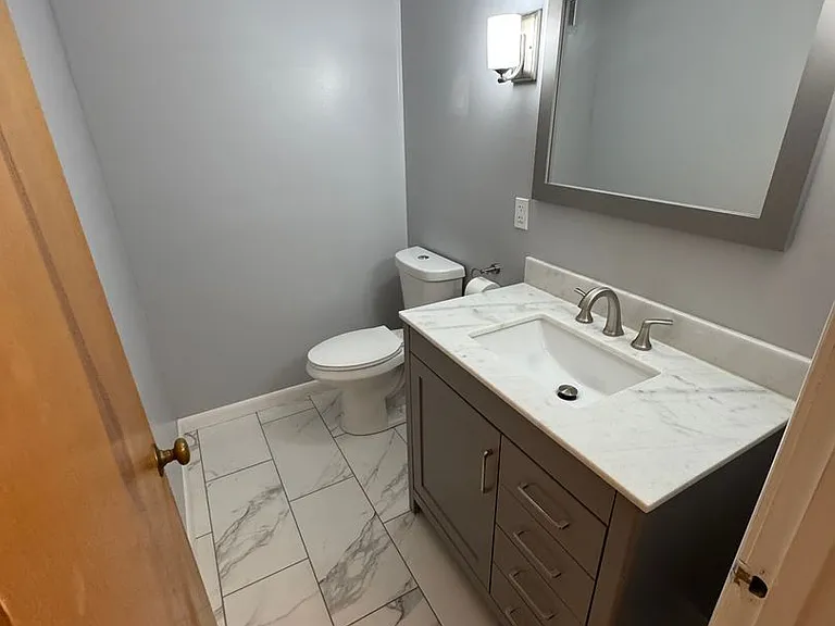 115 S Main St — Photo 23