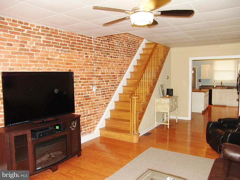 3720 Foster Ave — Photo 8