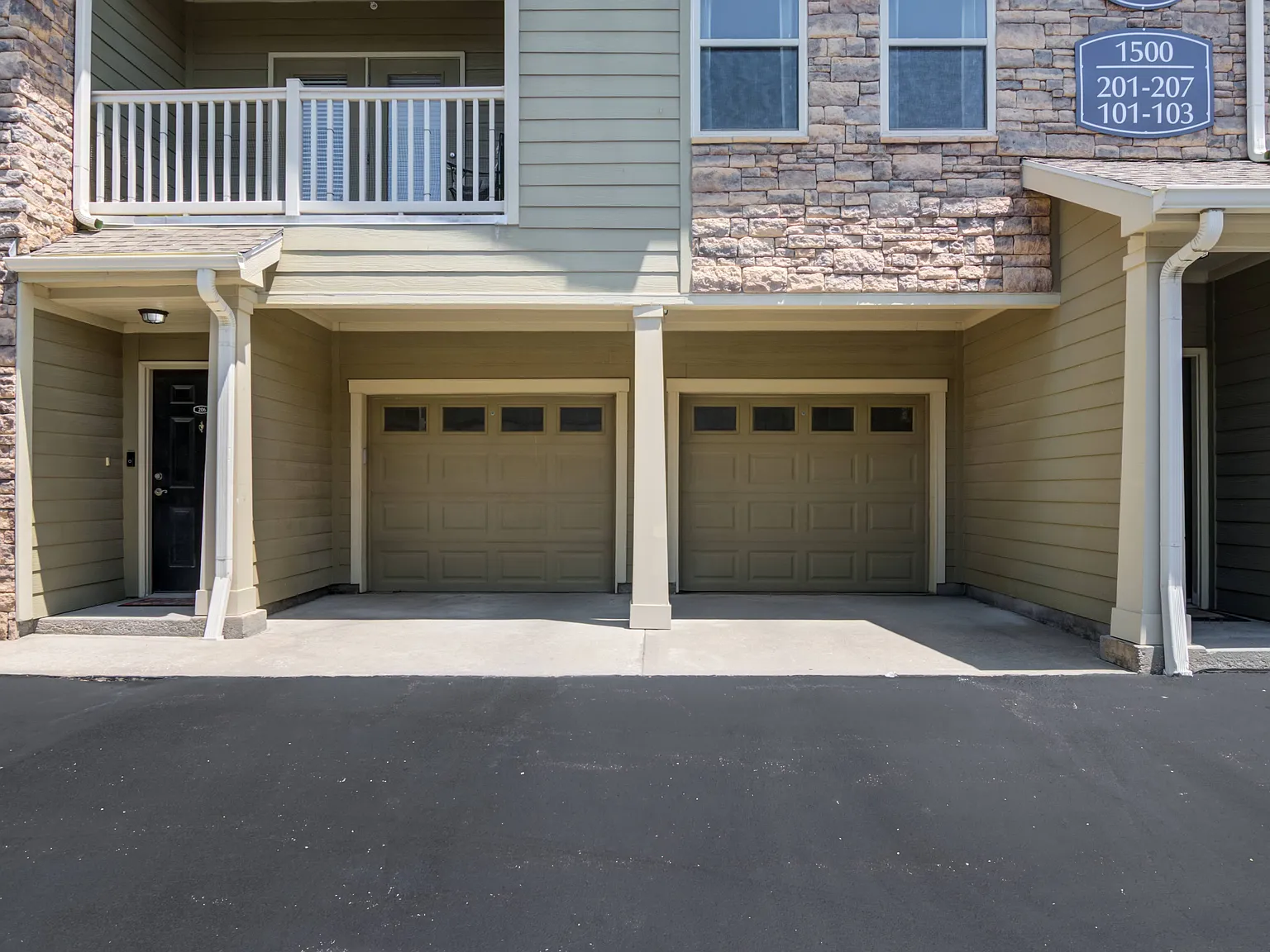 Sovereign at Overland Park — Photo 1