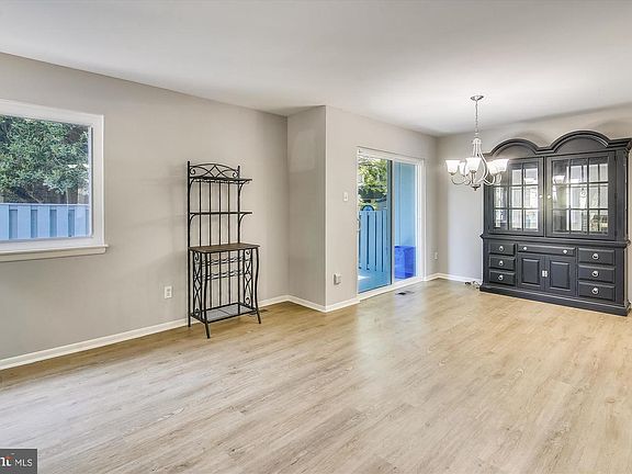 3rd image of 18469 Stone Hollow Dr
