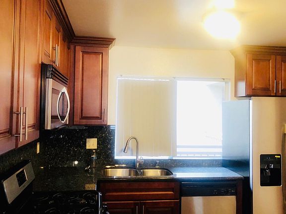 5th image of 1200 S Shenandoah St APT 304