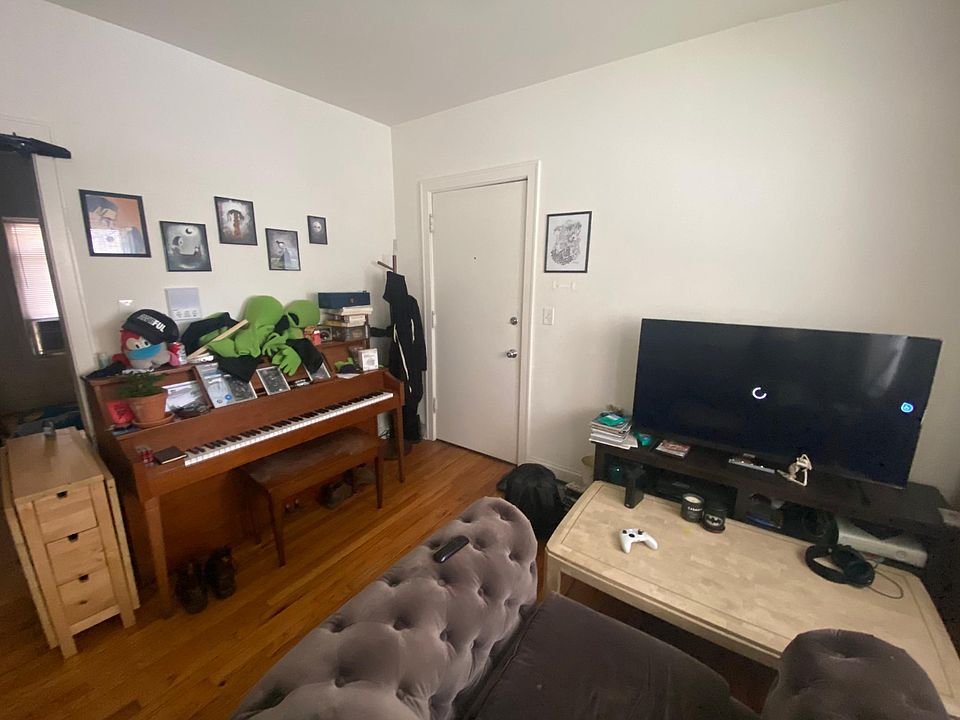 1st image of 2339 N Sacramento Ave APT 1N
