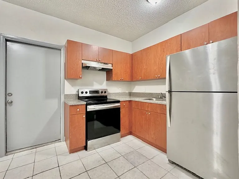 1236 NW 8th Pl — Photo 3