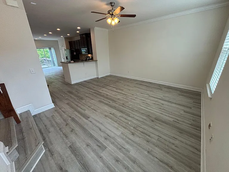 721 Suffield Way — Photo 18