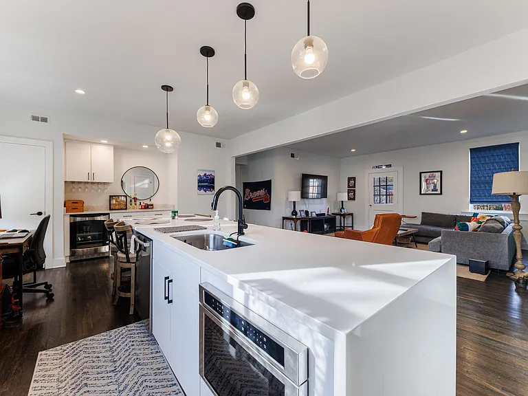 120 Peachtree Memorial Dr NW #4 — Photo 1