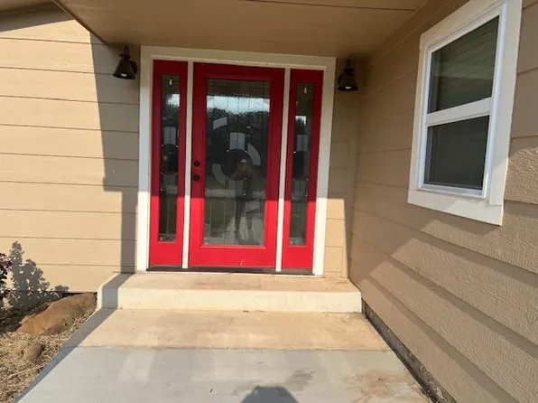 106 SW 5th St, Cache, OK 73527