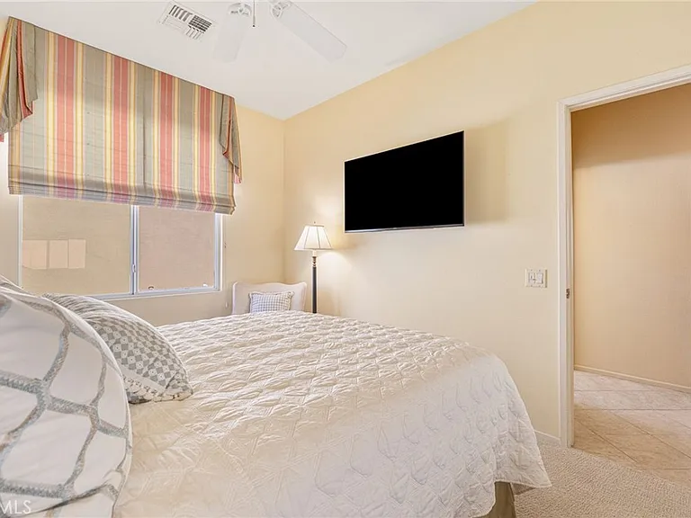 78122 Vinewood Dr — Photo 38