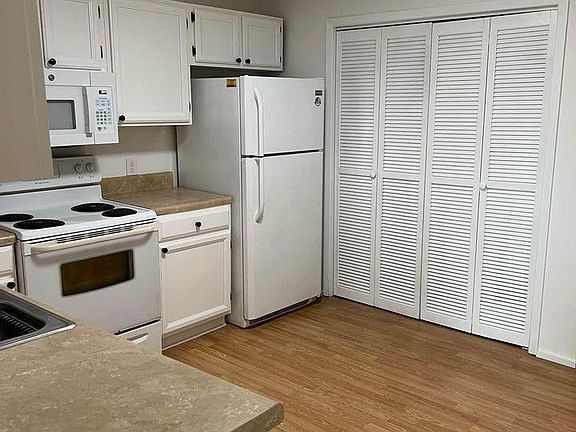 4th image of 7301 Porcher Dr.