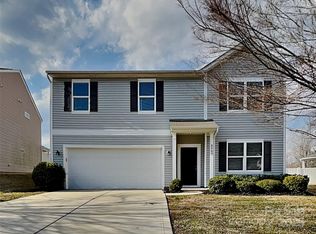 8906 Paddle Oak Rd, Charlotte, NC 28227