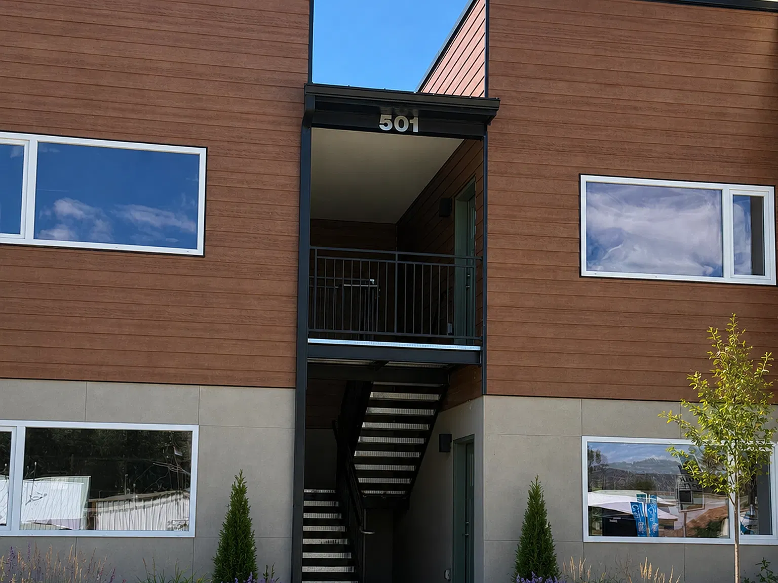 Oak Street Apartments — Photo 2