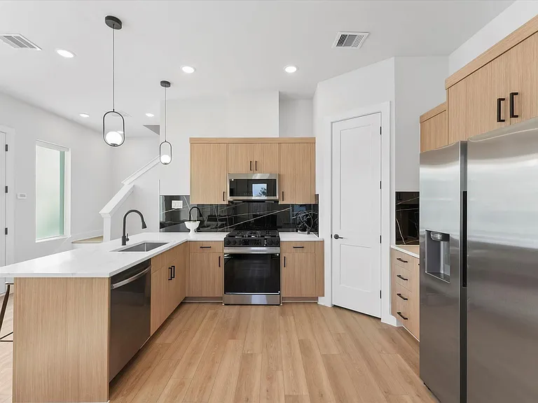 5317 Teodoro Ln — Photo 6