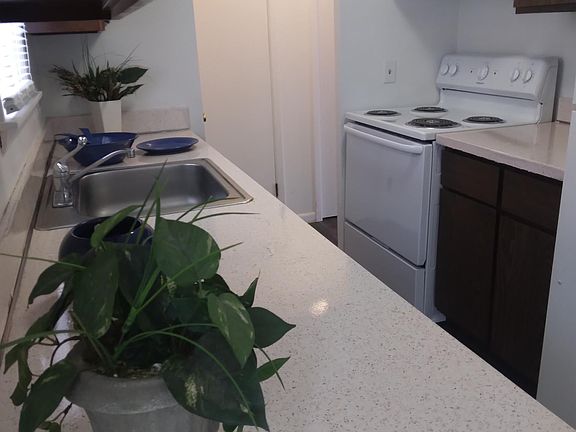 2nd image of 292 Mentor Ave