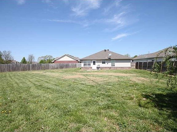 2nd image of 2703 SW Comanche Ct