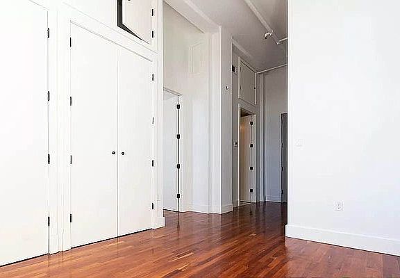 5th image of 178 Bainbridge St #201