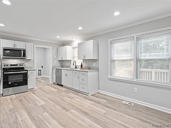 4th image of 939 Jouett Dr