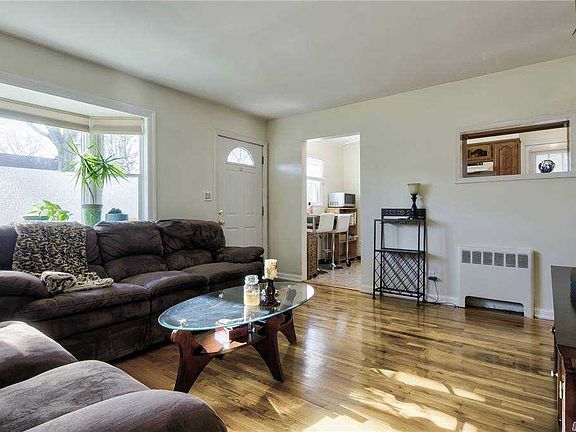 3rd image of 521 10th Ave