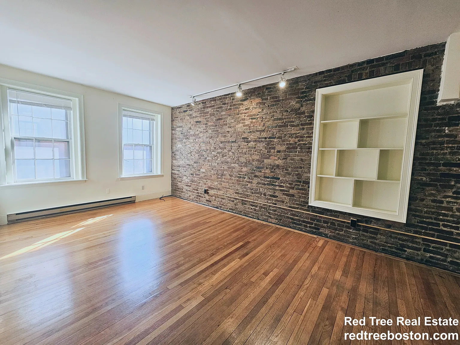 2 bed, 850 sqft, $4,050 — Photo 1