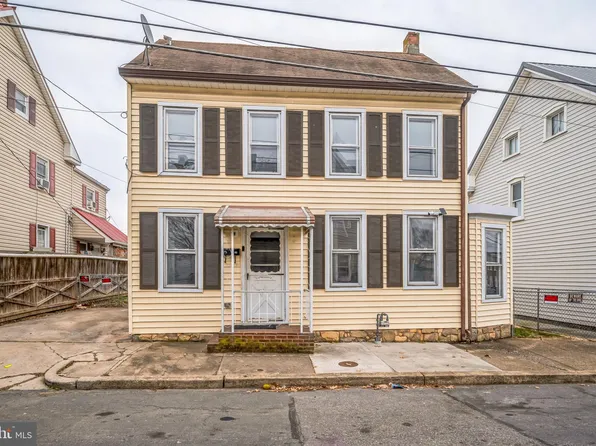 48 Elizabeth St, Hagerstown, MD 21740