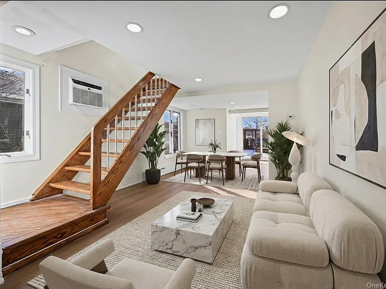 130 Gordon Pl — Photo 5