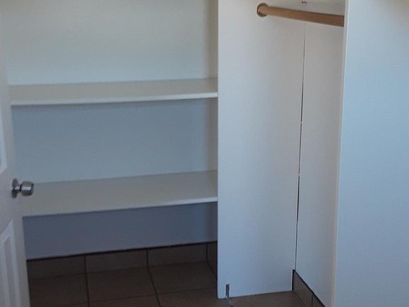 4th image of 856 W 55th St #1/2