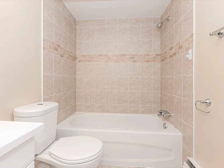 105 Giroux St #101 — Photo 15