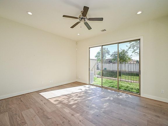3rd image of 1106 Fuschia Rd