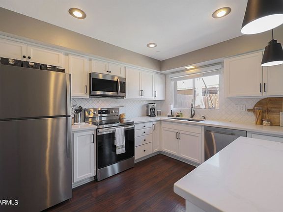 5th image of 2936 E Clarendon Ave