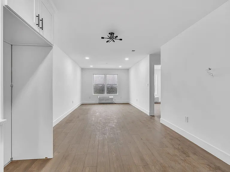 74 Broadway St #1B — Photo 11