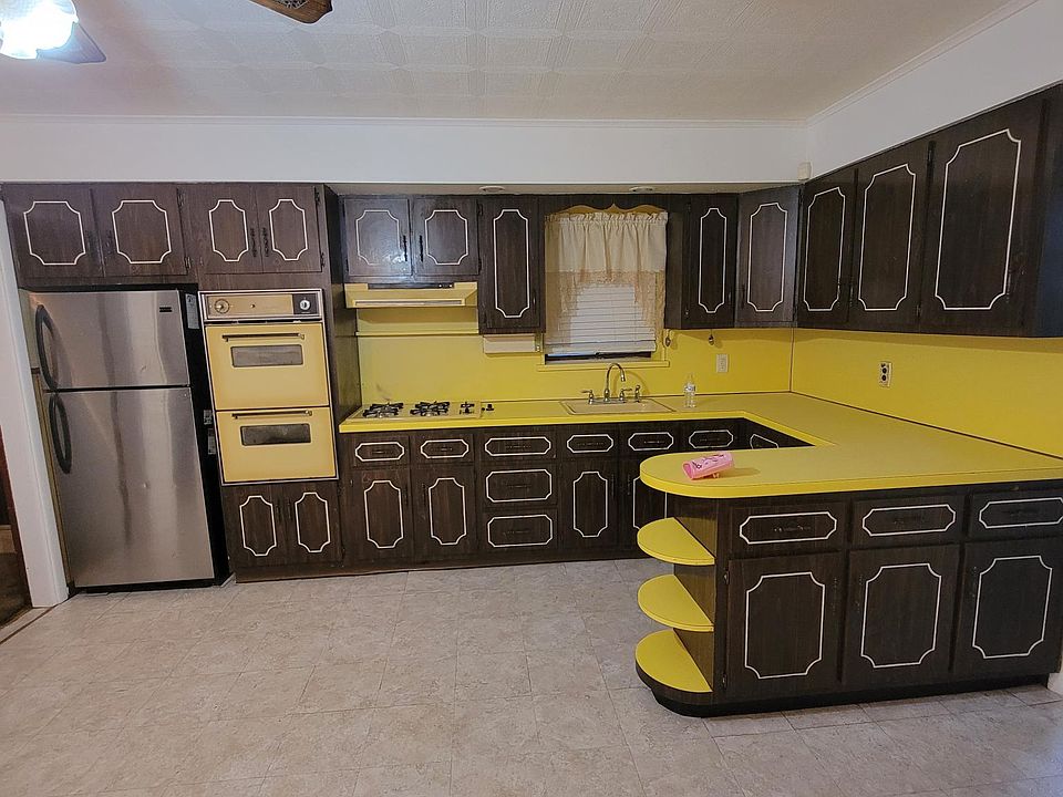 1st image of 23 Lentz Ave Floor 1